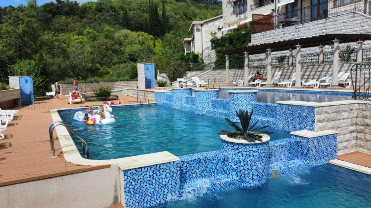 Adria Sea & Mountains Appartement Herceg Novi Buitenkant foto